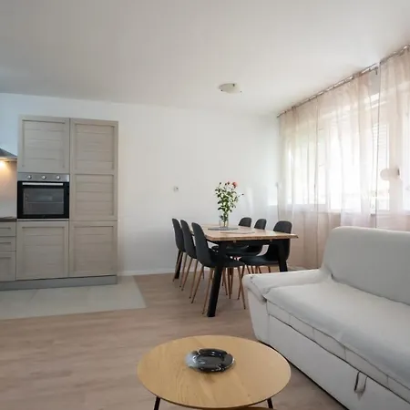 Mirjana Apartament *